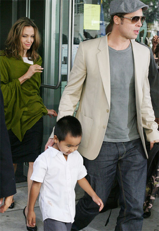 Illustration for article titled Angelina Jolie's "Peanuts" Gallery Of Back-To-School Outfits